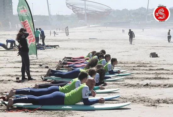 Atividades empresariais e ações de team building Surfing Life Club