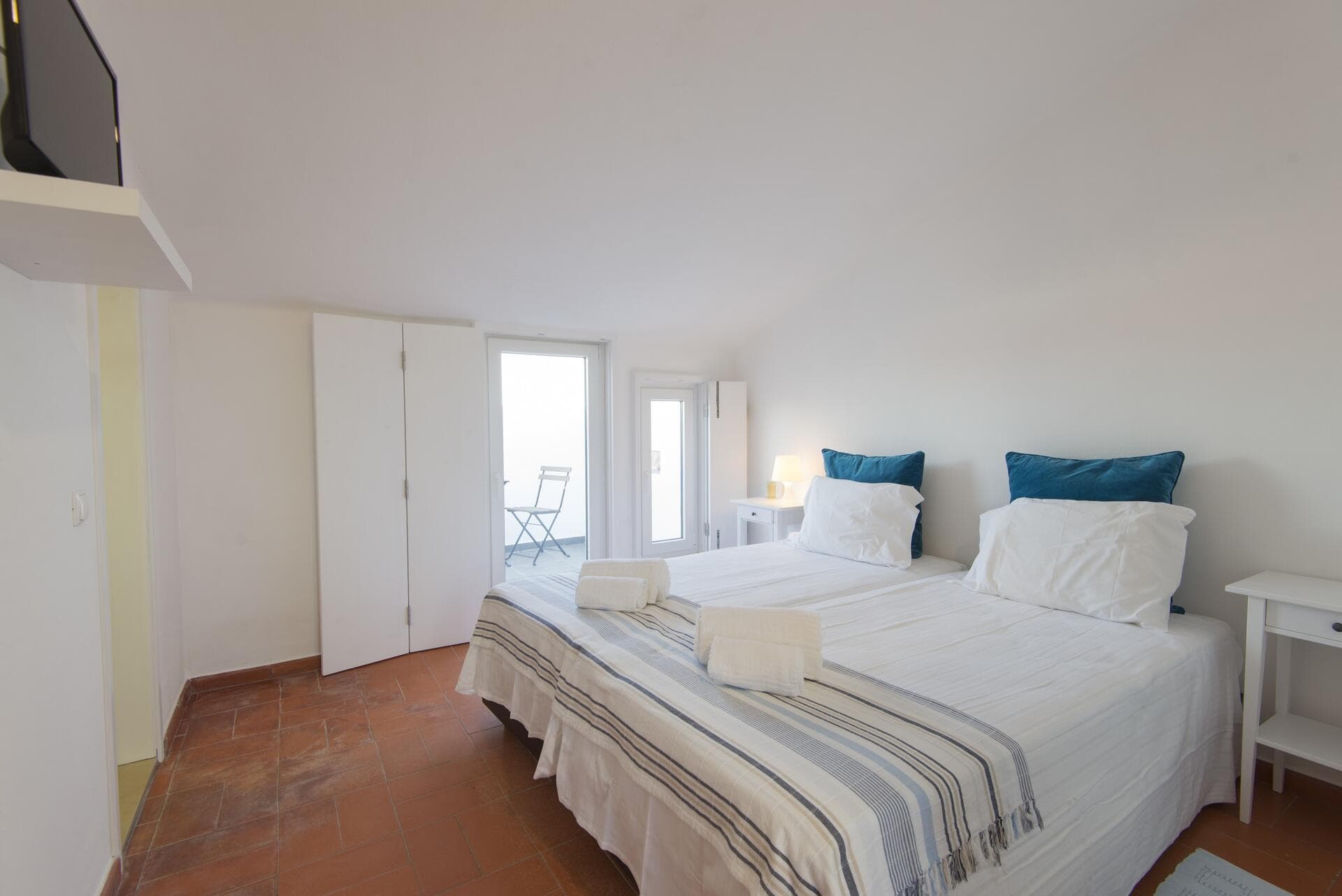 Blue Guide Guest Hotel