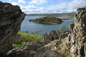 Cais da Albufeira do Azibo